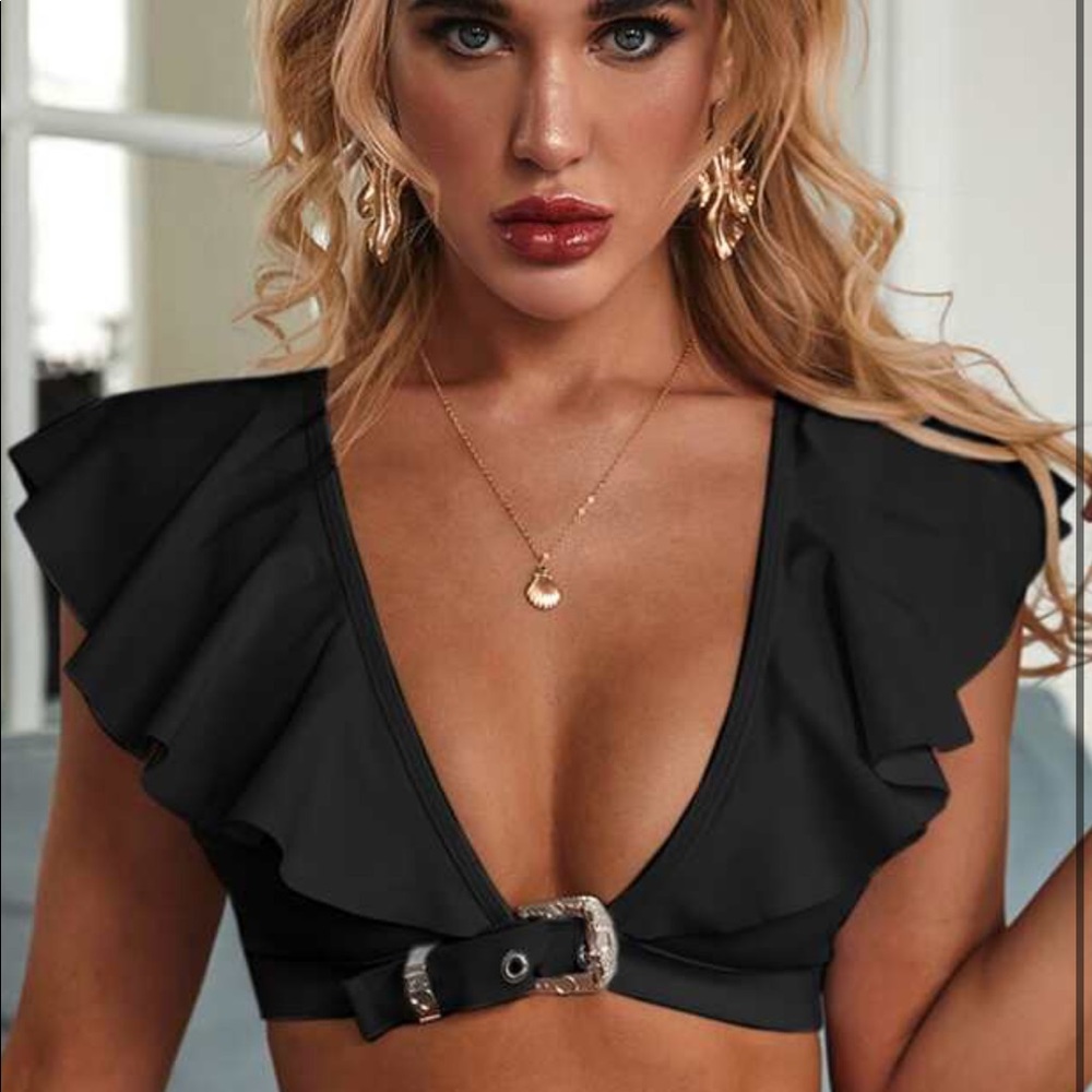 new and super cute and trendy!! has tags too!